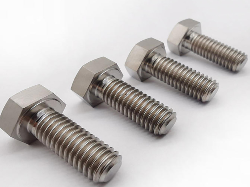 What are the characteristics of high-strength bolts?